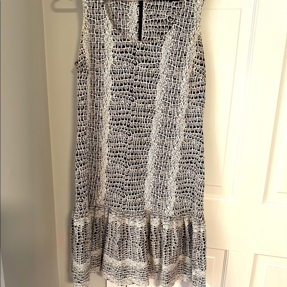 Dress - ruffle bottom - Ivanka Trump - size 12